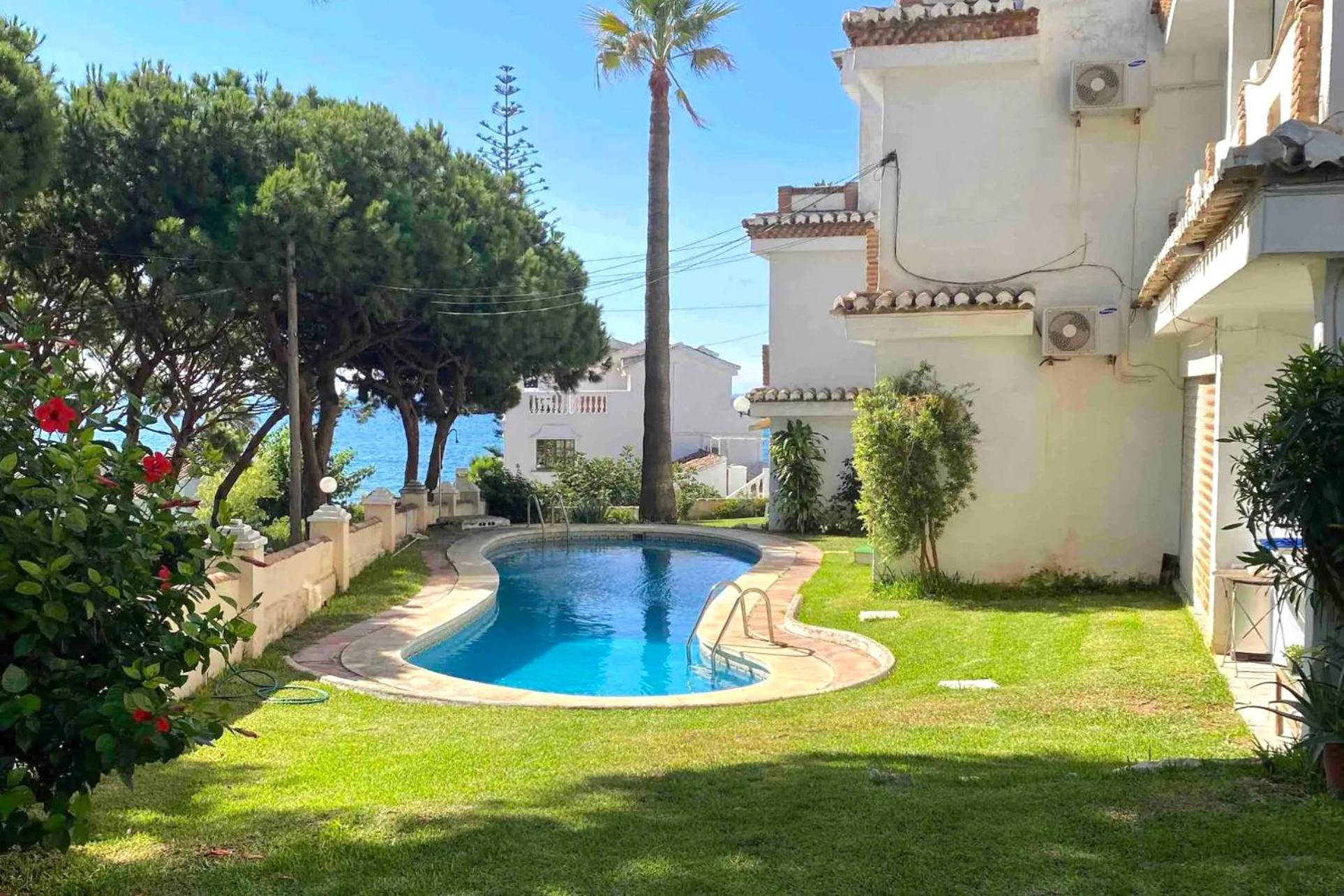 Mijas Costa - Beachside Apartment-B Sitio de Calahonda Luaran gambar