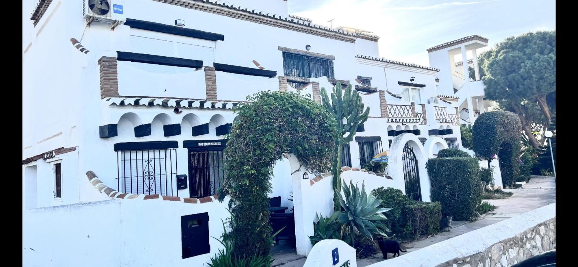 Mijas Costa - Beachside Apartment-B Sitio de Calahonda Luaran gambar