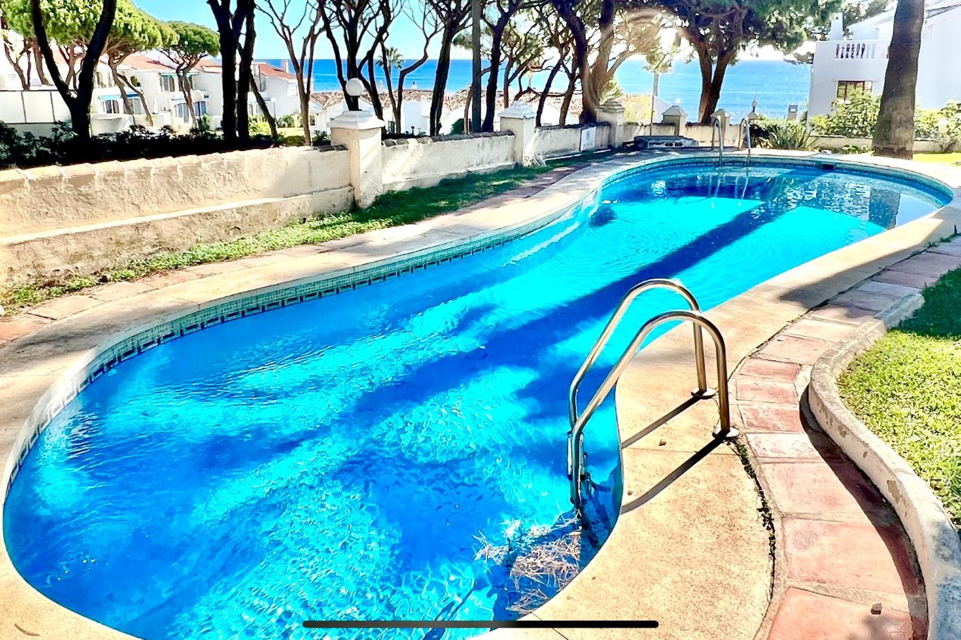 Mijas Costa - Beachside Apartment-B Sitio de Calahonda Luaran gambar
